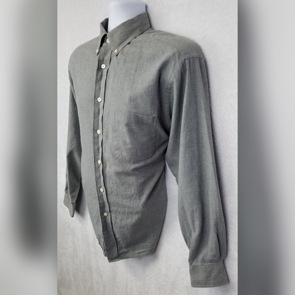 Roundtree & Yorke Men's Button Down Shirt - Picture 2 of 8